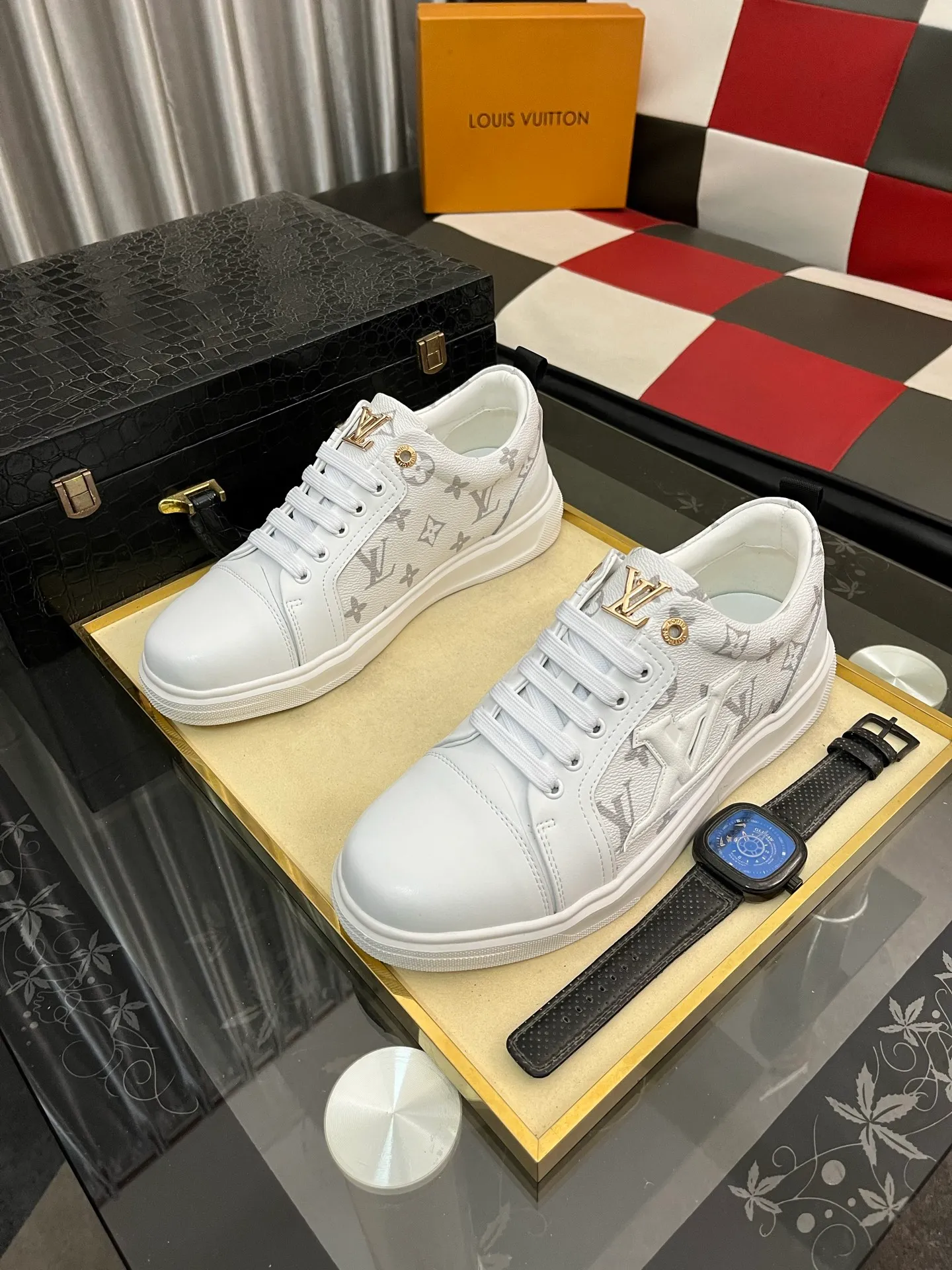 Men's shoes 💰400⌚️⌚️【LOUIS VUITTON】Same style as Louis Vuitton* official website 🚹Men's high-top casual shoes❤️Same style as popular celebrities and big names ~ Best-selling at home and abroad Lv focuses on the checkerboard series...Imported first-layer cowhide with special fabrics➕Full sheep leather lining➕Brand-specific hollow outsole💎Number: 38-443️⃣Colors available